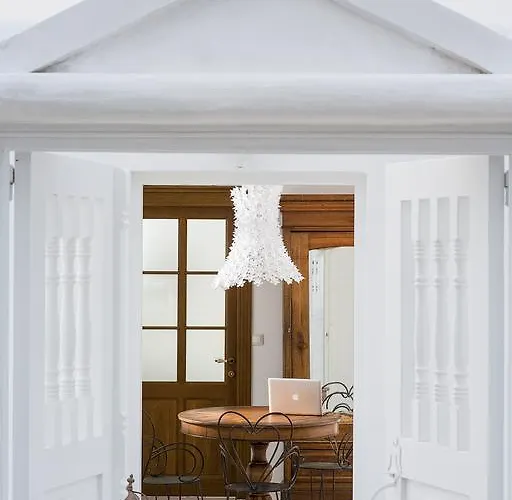 מלון Aether Boutique 3*