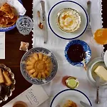エーテル ブティック ステイ ホテル グラストロス