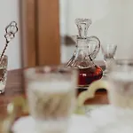 エーテル ブティック ステイ ホテル グラストロス