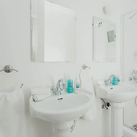 فندق Aether Boutique 3*